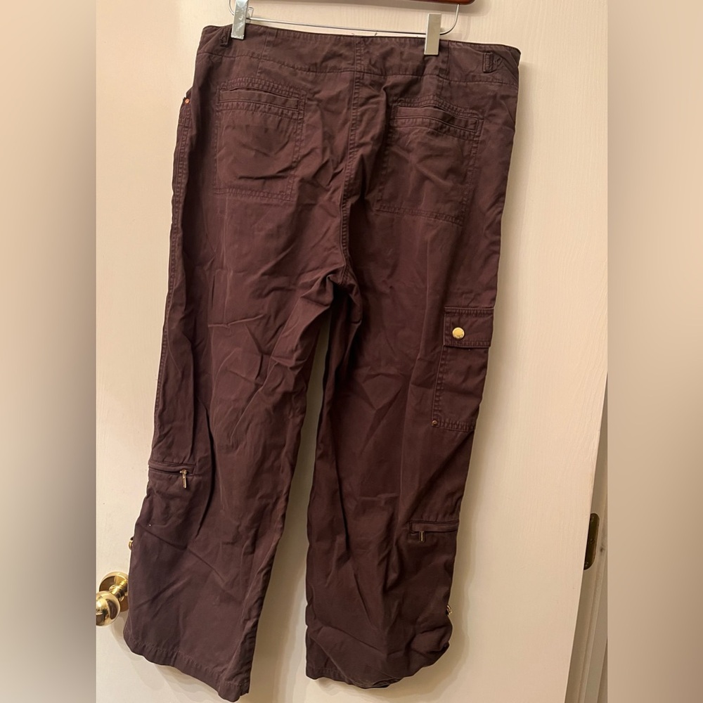 Jones New York Brown Capri Pants with gold hardware. - Picture 3 of 3